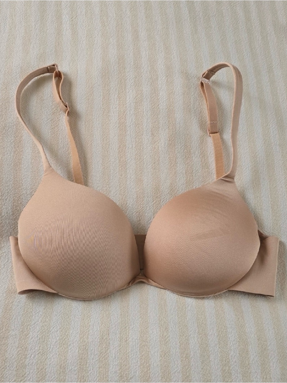 SKIMS Ultimate Push Up Plunge Bra Size:30C Mica